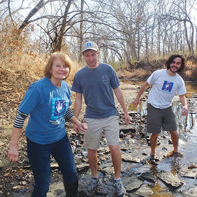 Blue Thumb volunteers collecting benthic macroinvertebrates at Morris Park | Candice Miller