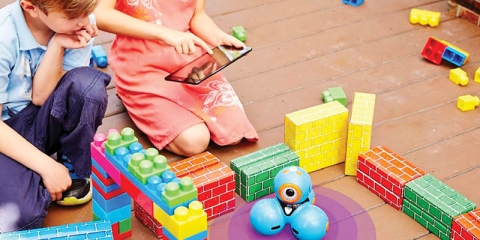 The Wonder Workshop’s new line of toys, Dash and Dot, teaches kids concepts of robotics and computer coding