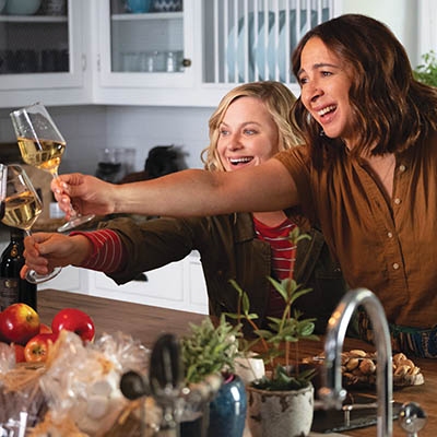 Amy Poehler and Maya Rudolph in Wine Country