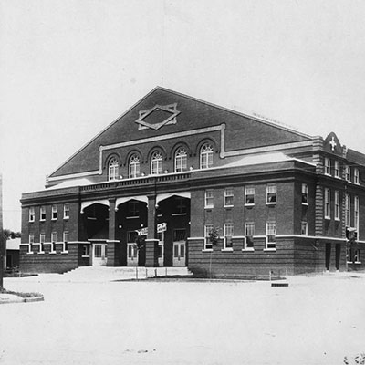 The Brady Theater at 105 W. M.B. Brady St. in 1917 